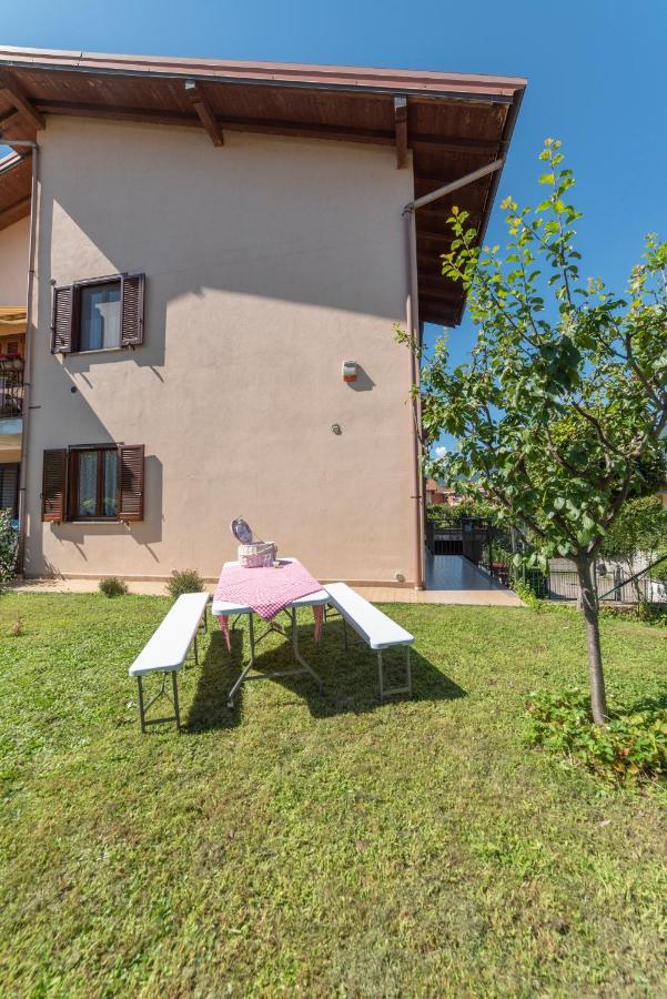 La Feriolina - Appartamento Al Lago Con Giardino Privato バヴェーノ エクステリア 写真