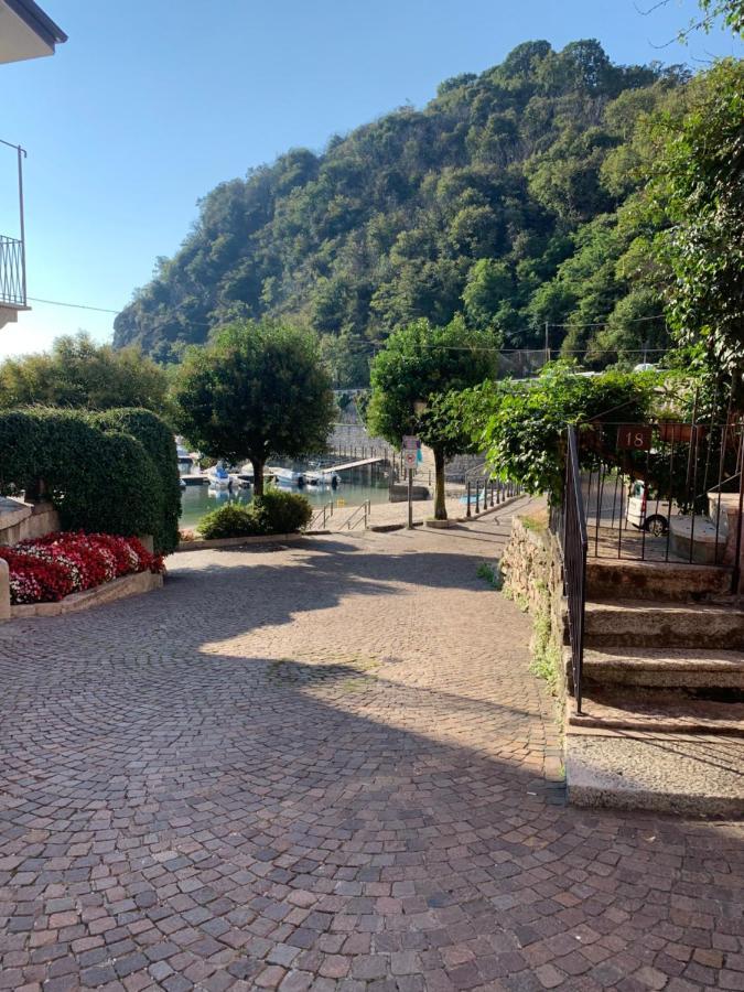 La Feriolina - Appartamento Al Lago Con Giardino Privato バヴェーノ エクステリア 写真